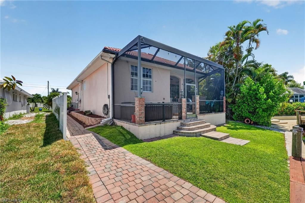 1298 Thompson St , North Fort Myers, FL 33903 Photo