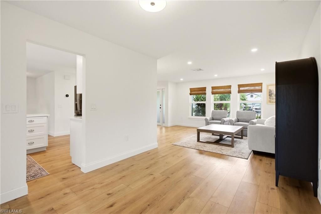 9690 Sussex St, Naples, FL 34109 Photo