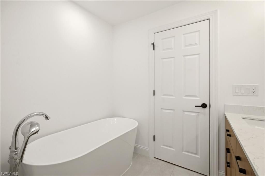 9690 Sussex St, Naples, FL 34109 Photo