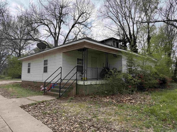 1405 W Washington , Jonesboro, AR 72401