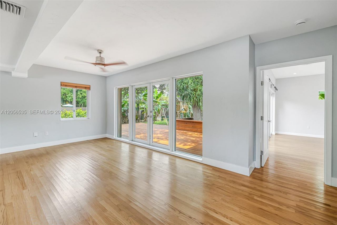 1012 NE 116th St, Biscayne Park, FL 33161 Photo