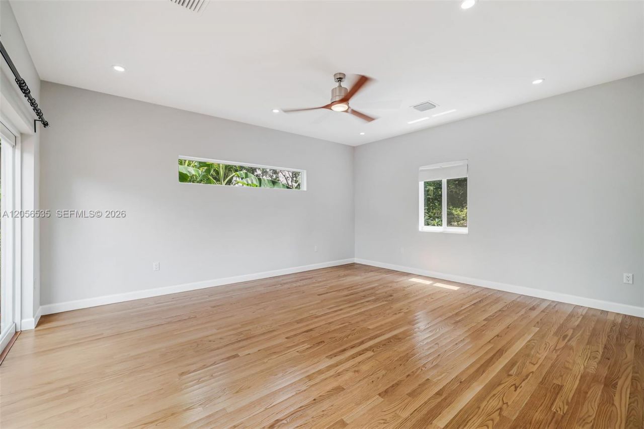 1012 NE 116th St, Biscayne Park, FL 33161 Photo