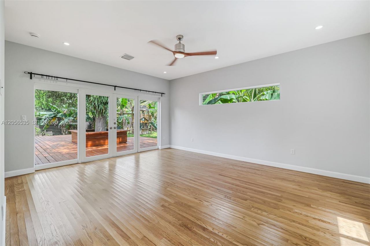1012 NE 116th St, Biscayne Park, FL 33161 Photo