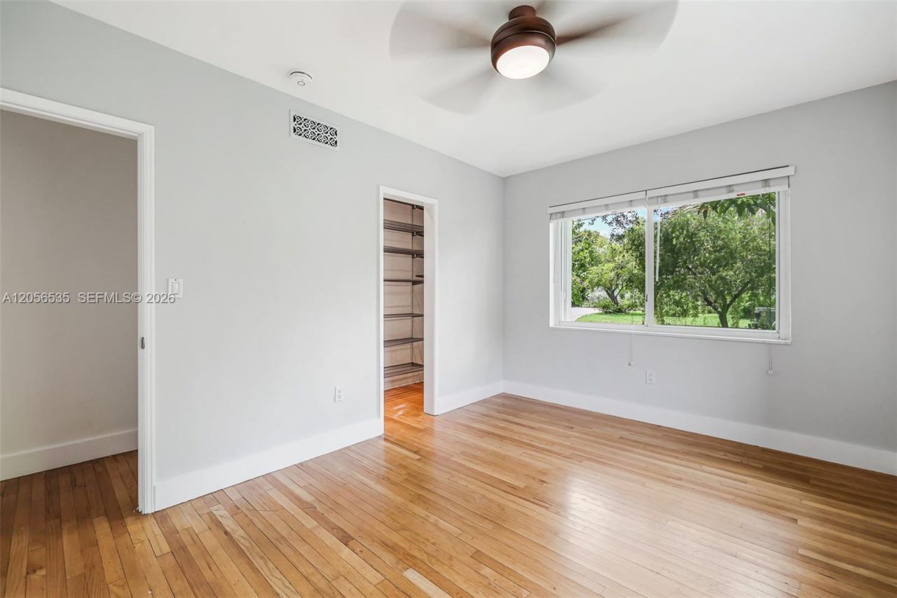 1012 NE 116th St, Biscayne Park, FL 33161 Photo