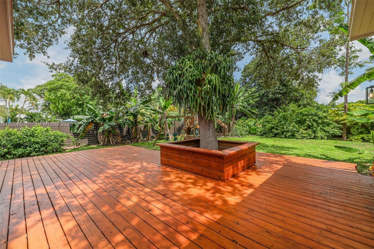 1012 NE 116th St, Biscayne Park, FL 33161 Photo