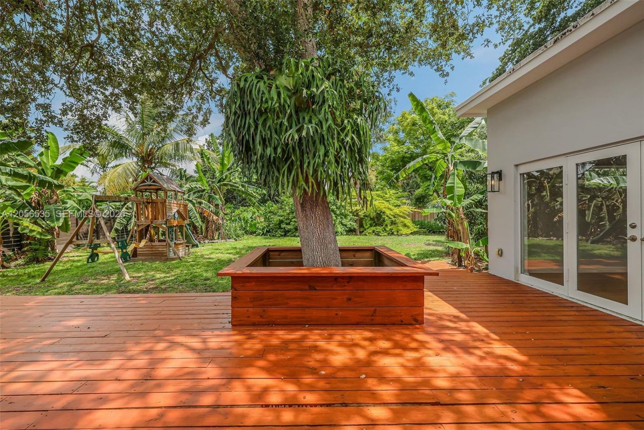 1012 NE 116th St, Biscayne Park, FL 33161 Photo