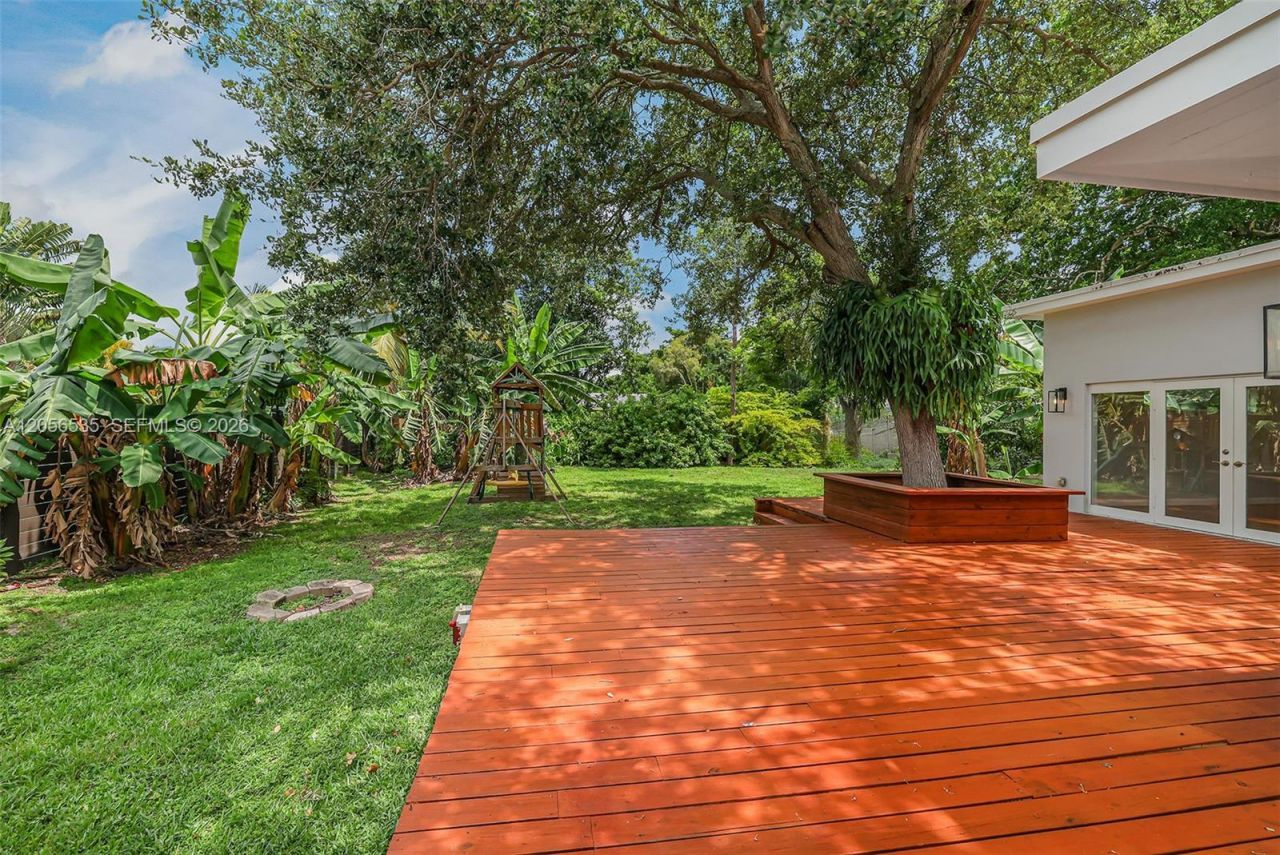 1012 NE 116th St, Biscayne Park, FL 33161 Photo