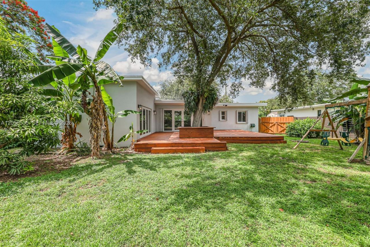 1012 NE 116th St, Biscayne Park, FL 33161 Photo