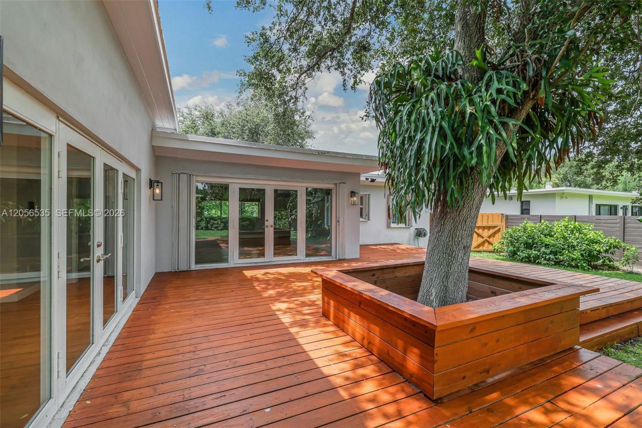 1012 NE 116th St, Biscayne Park, FL 33161 Photo