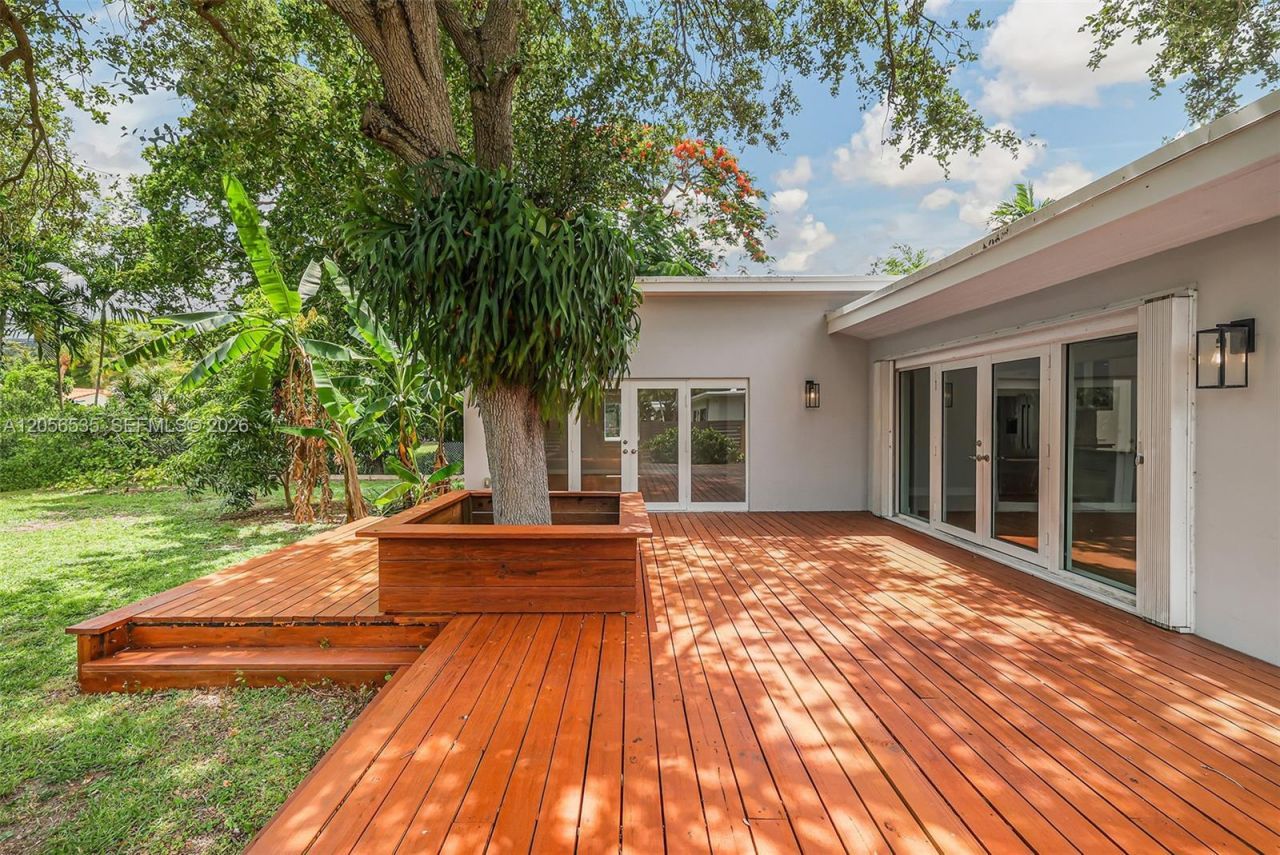 1012 NE 116th St, Biscayne Park, FL 33161 Photo