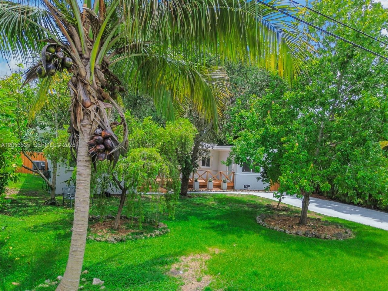 1012 NE 116th St, Biscayne Park, FL 33161 Photo