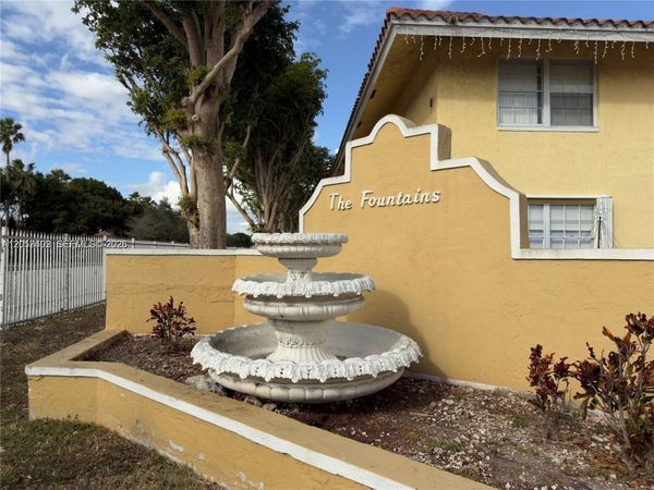 15635 SW 74 CIR , Unit 5, Miami, FL 33193