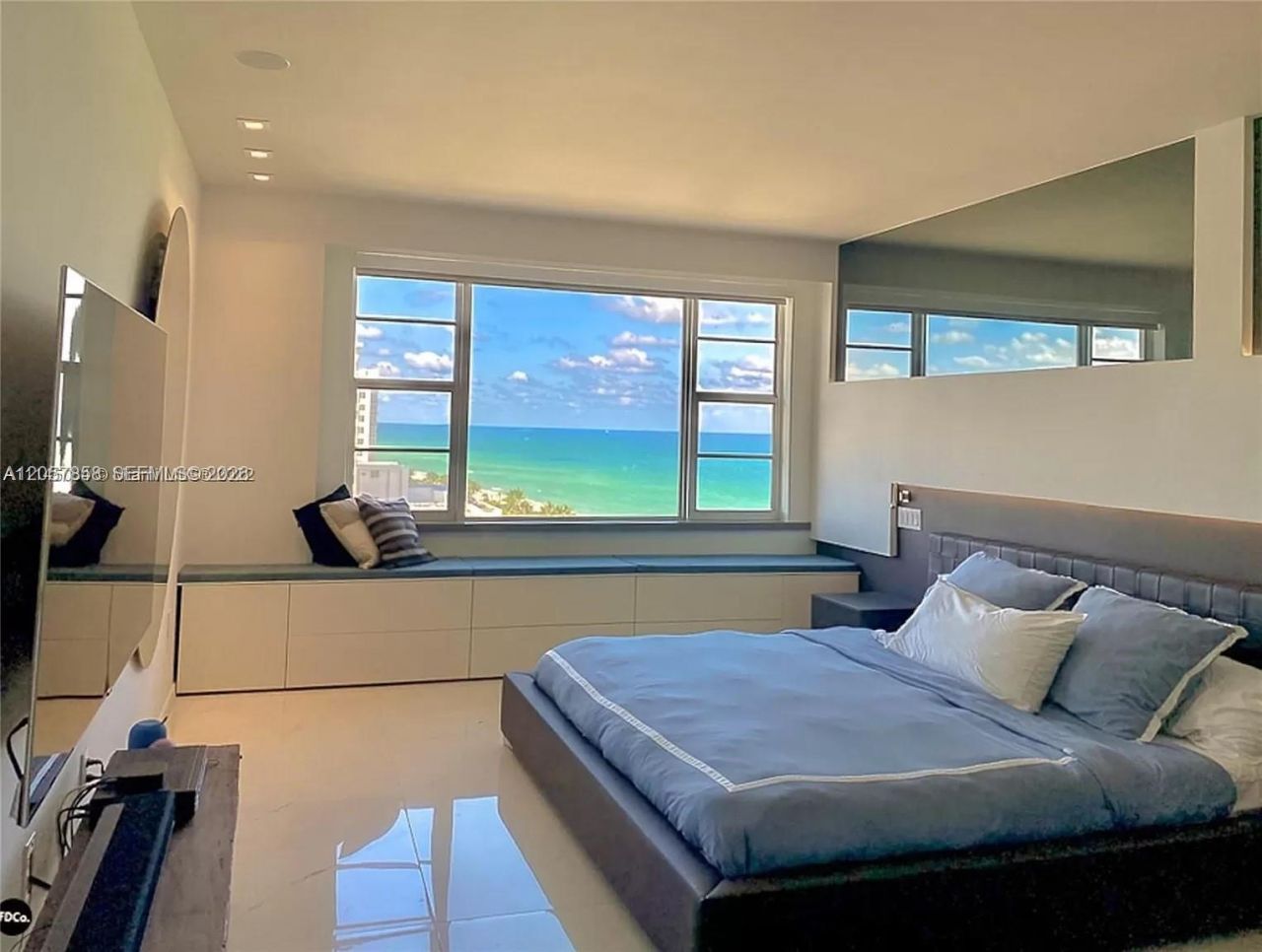 5255 Collins Ave, Unit 9E, Miami Beach, FL 33140 Photo