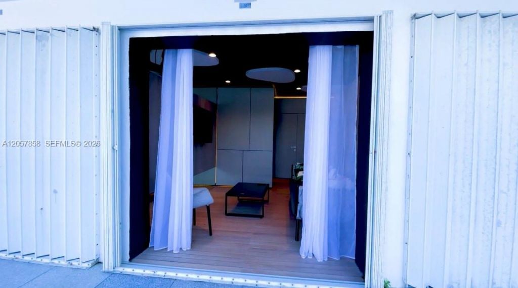 5255 Collins Ave, Unit 9E, Miami Beach, FL 33140 Photo
