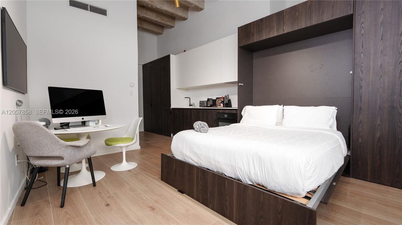 5255 Collins Ave, Unit 9E, Miami Beach, FL 33140 Photo