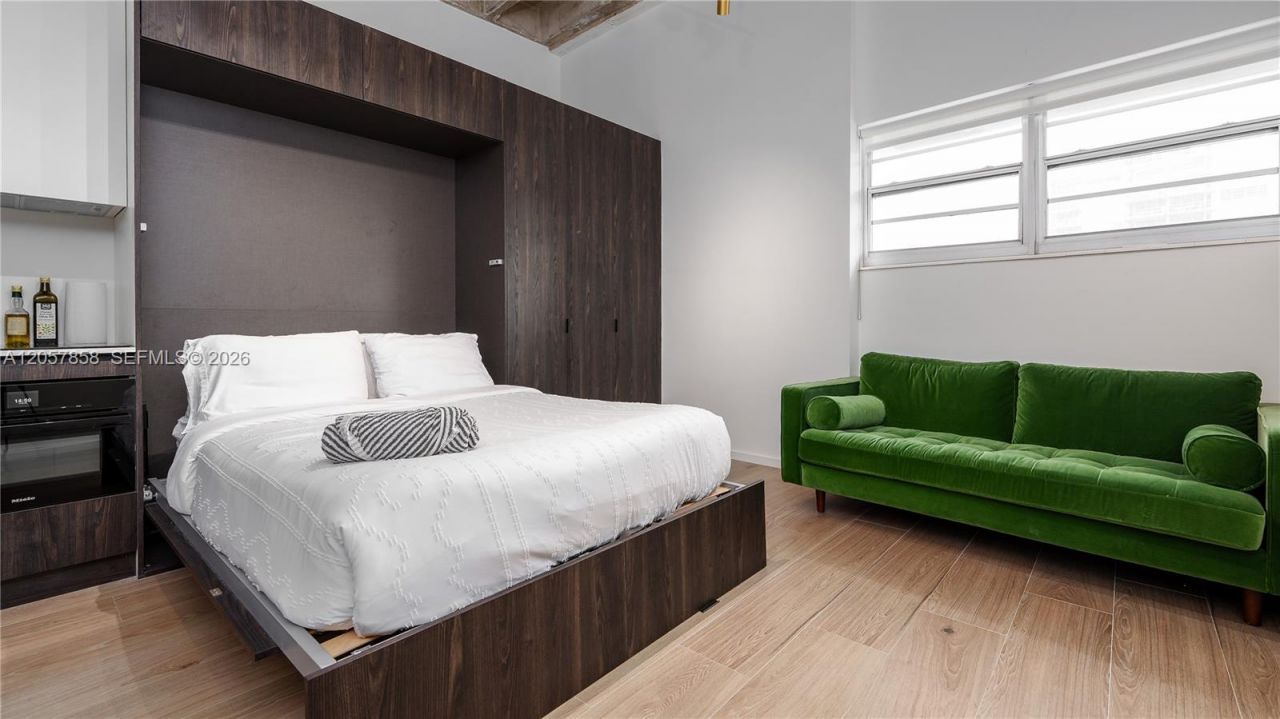 5255 Collins Ave, Unit 9E, Miami Beach, FL 33140 Photo