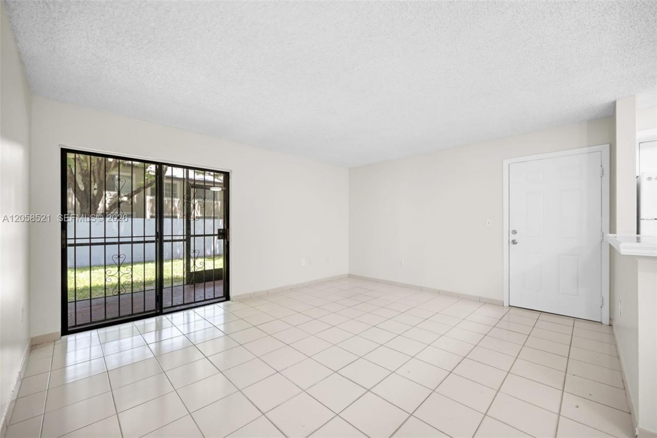 18965 NW 62nd Ave , Unit 106, Hialeah, FL 33015 Photo
