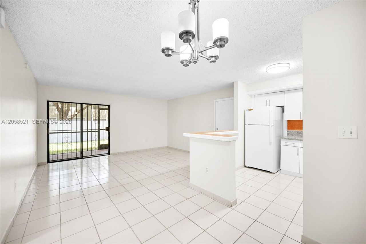 18965 NW 62nd Ave , Unit 106, Hialeah, FL 33015 Photo