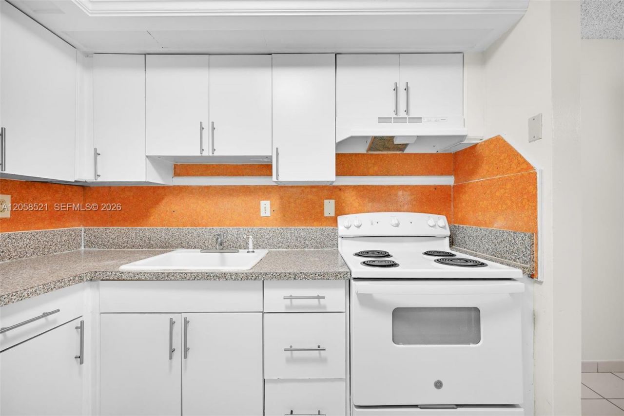 18965 NW 62nd Ave , Unit 106, Hialeah, FL 33015 Photo