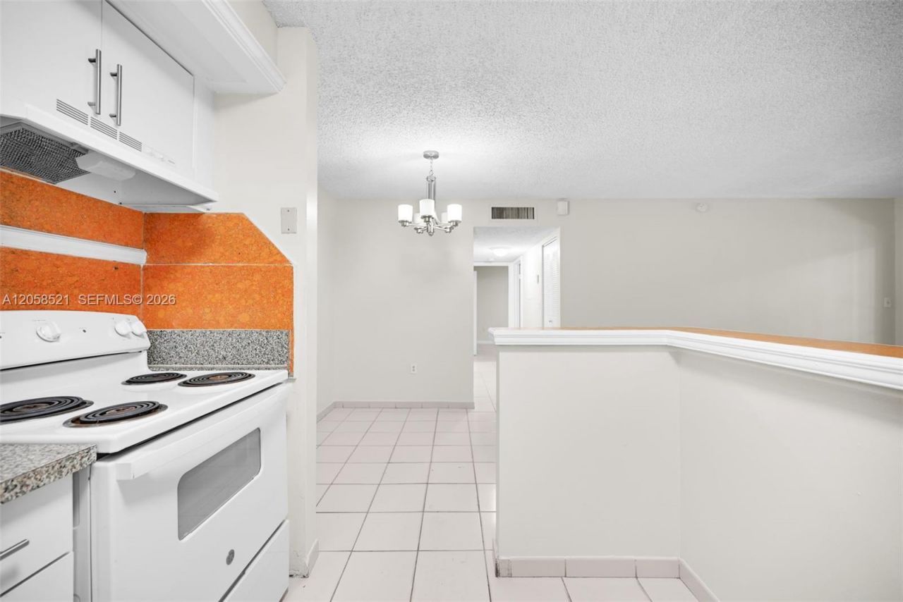 18965 NW 62nd Ave , Unit 106, Hialeah, FL 33015 Photo