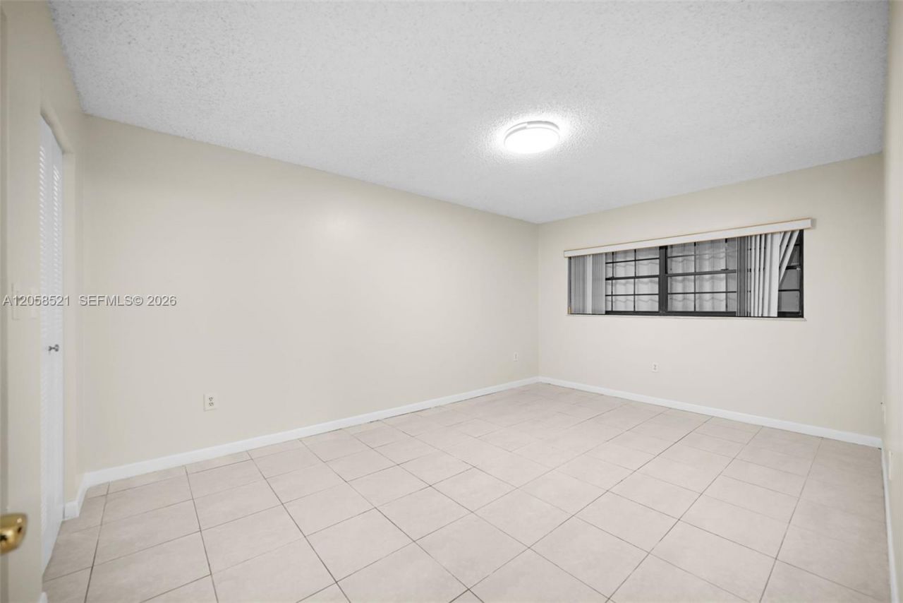 18965 NW 62nd Ave , Unit 106, Hialeah, FL 33015 Photo