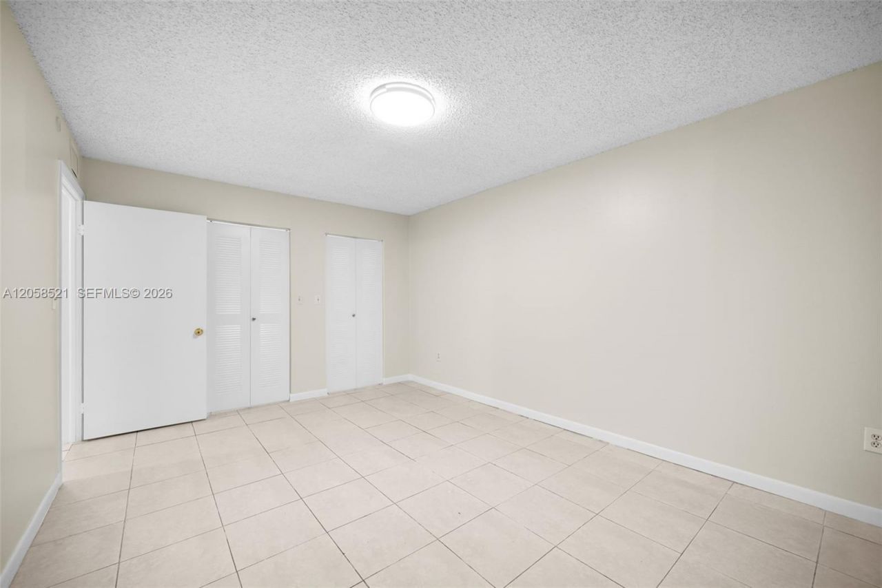 18965 NW 62nd Ave , Unit 106, Hialeah, FL 33015 Photo