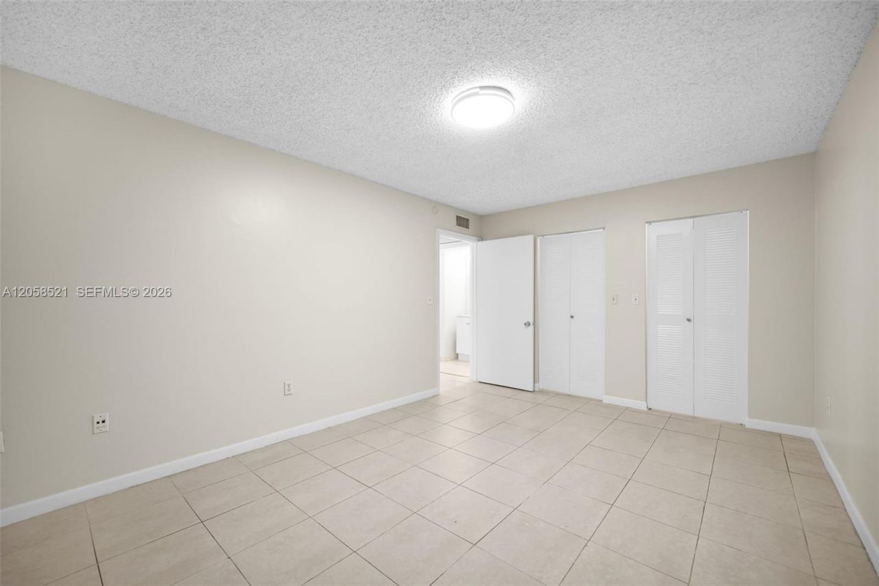 18965 NW 62nd Ave , Unit 106, Hialeah, FL 33015 Photo