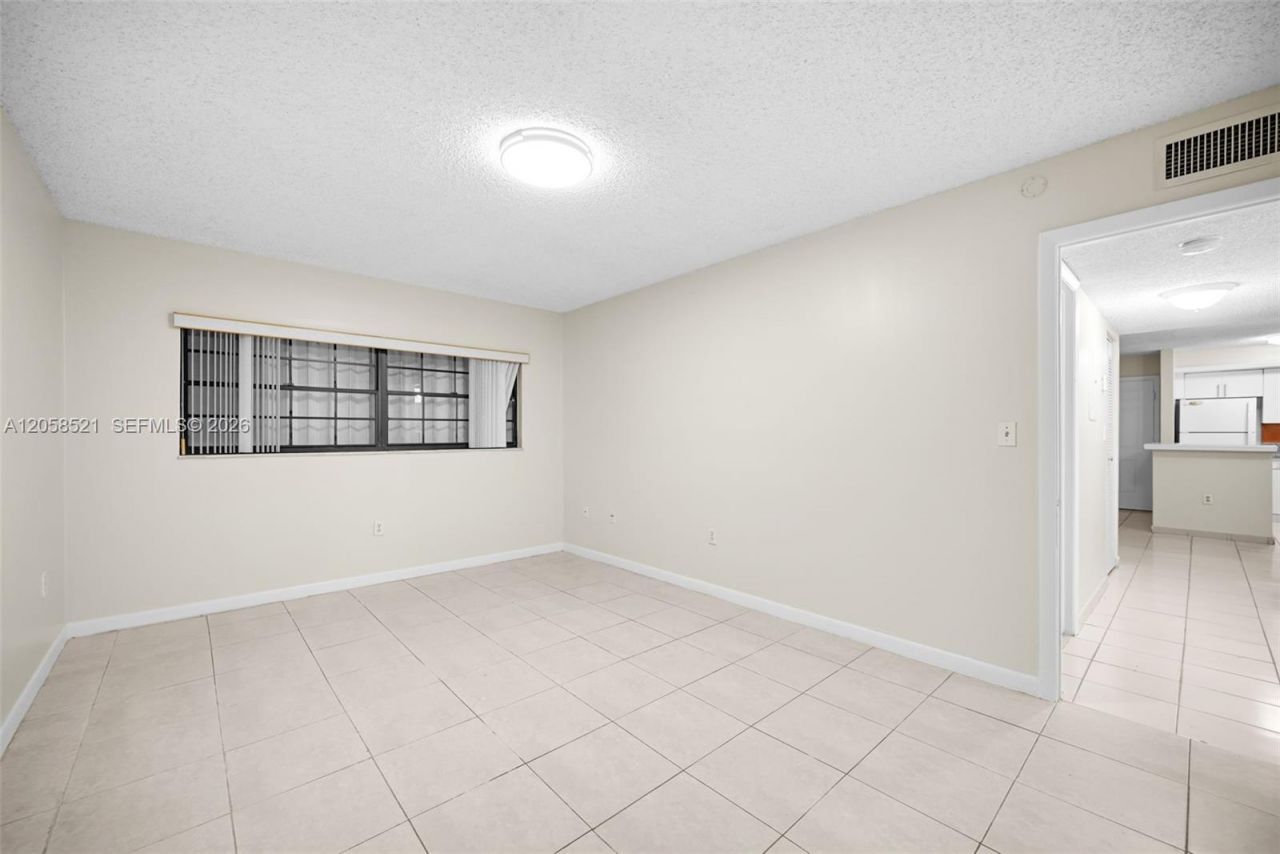 18965 NW 62nd Ave , Unit 106, Hialeah, FL 33015 Photo