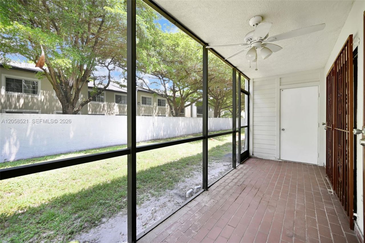 18965 NW 62nd Ave , Unit 106, Hialeah, FL 33015 Photo