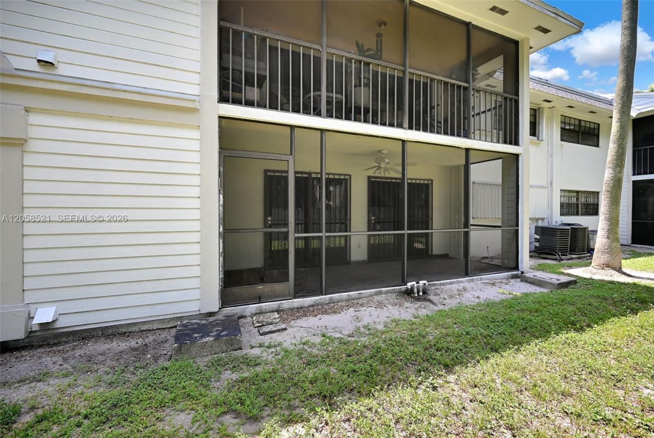 18965 NW 62nd Ave , Unit 106, Hialeah, FL 33015 Photo