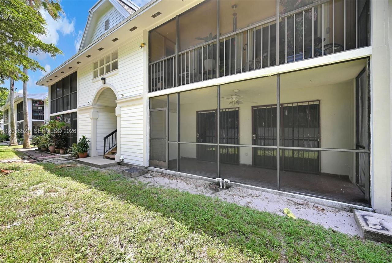 18965 NW 62nd Ave , Unit 106, Hialeah, FL 33015 Photo