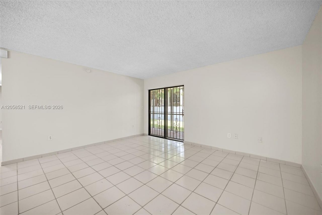 18965 NW 62nd Ave , Unit 106, Hialeah, FL 33015 Photo