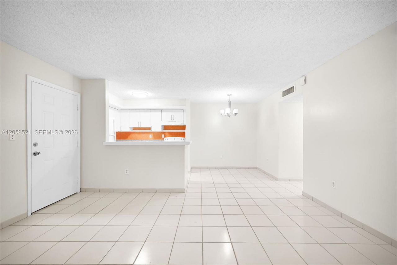 18965 NW 62nd Ave , Unit 106, Hialeah, FL 33015 Photo