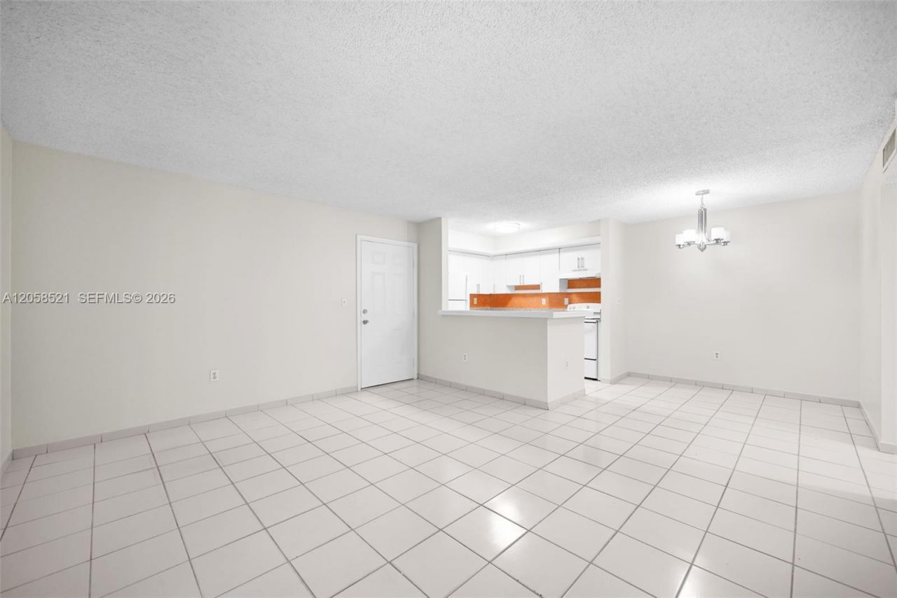 18965 NW 62nd Ave , Unit 106, Hialeah, FL 33015 Photo