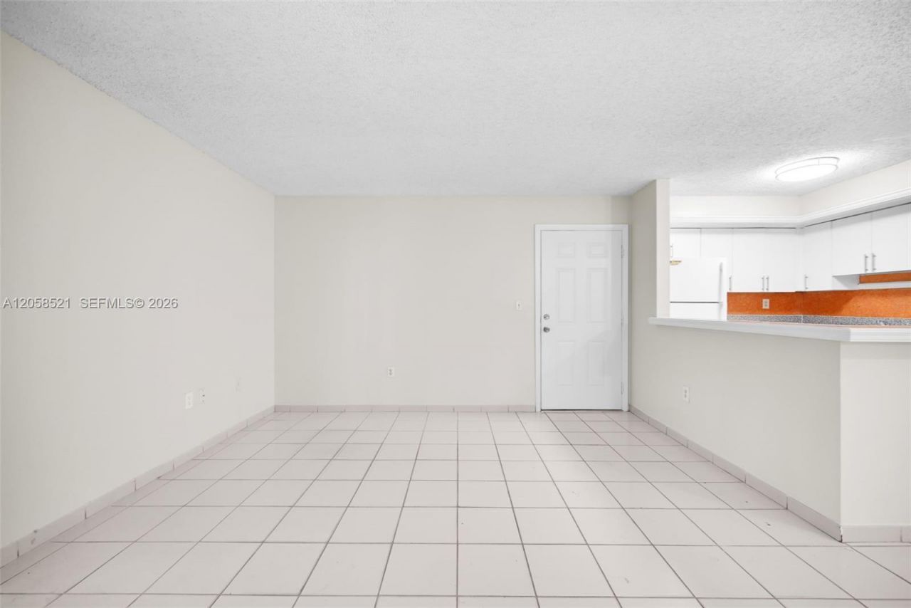 18965 NW 62nd Ave , Unit 106, Hialeah, FL 33015 Photo