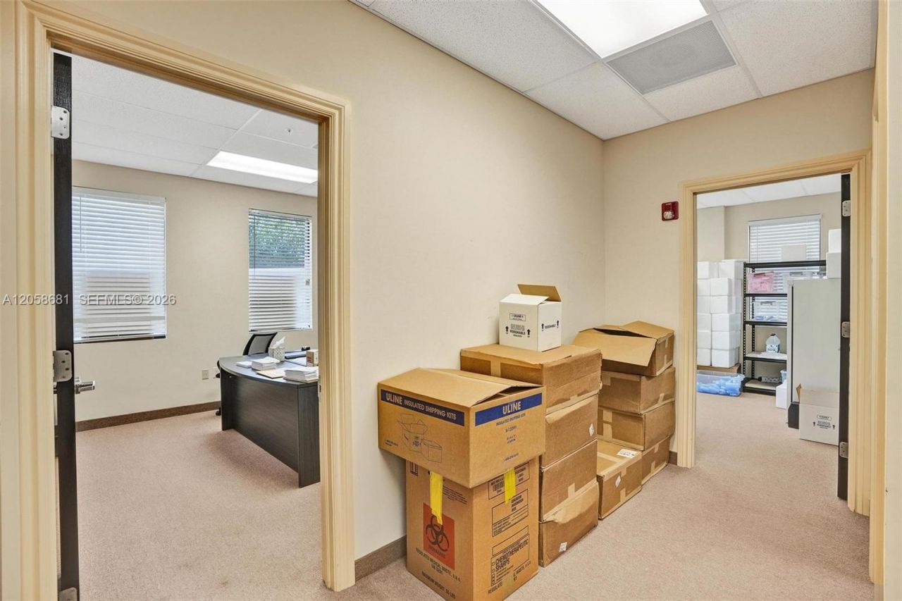 8850 W Oakland Park Blvd, Sunrise, FL 33351 Photo