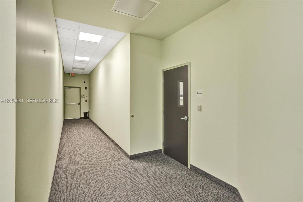 8850 W Oakland Park Blvd, Sunrise, FL 33351 Photo