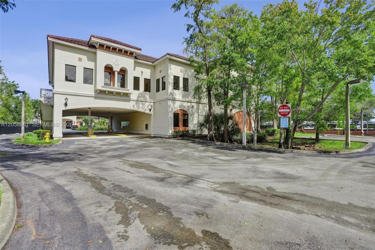 8850 W Oakland Park Blvd, Sunrise, FL 33351 Photo