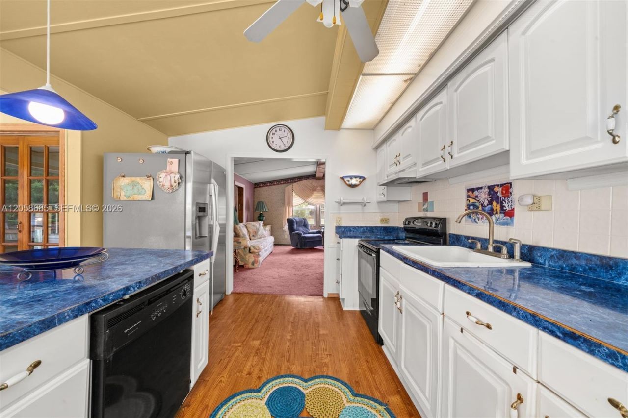 221 Speckled Perch Pt, Lorida, FL 33857 Photo