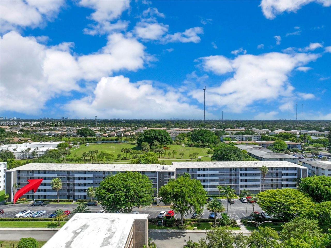 4800 Hillcrest Ln , Unit 402, Hollywood, FL 33021 Photo