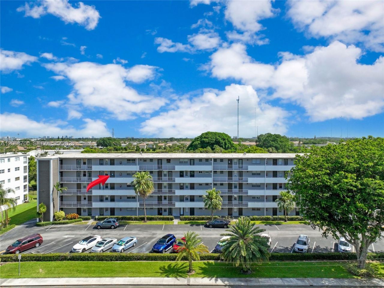 4800 Hillcrest Ln , Unit 402, Hollywood, FL 33021 Photo