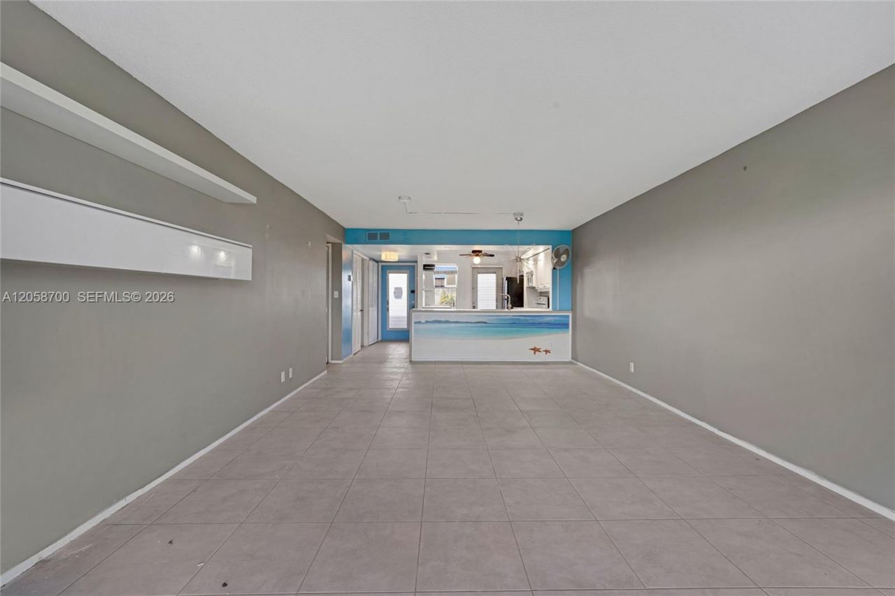 4800 Hillcrest Ln , Unit 402, Hollywood, FL 33021 Photo