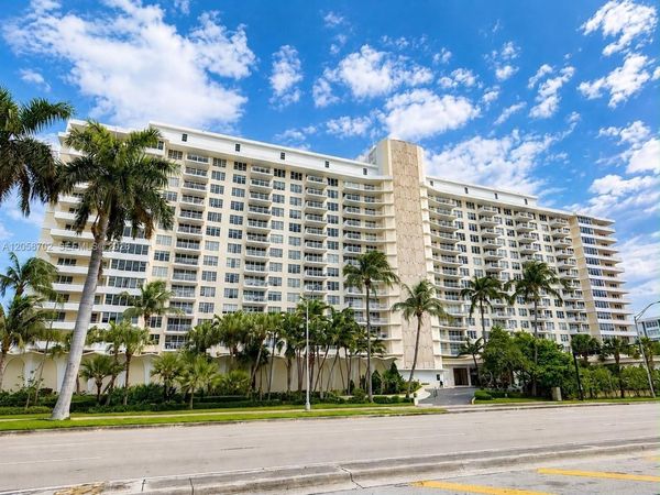 5600 Collins Ave , Unit 17U, Miami Beach, FL 33140
