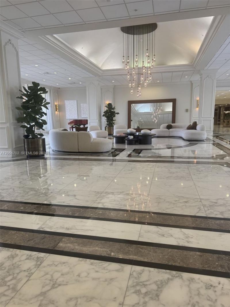 5600 Collins Ave, Unit 17U, Miami Beach, FL 33140 Photo