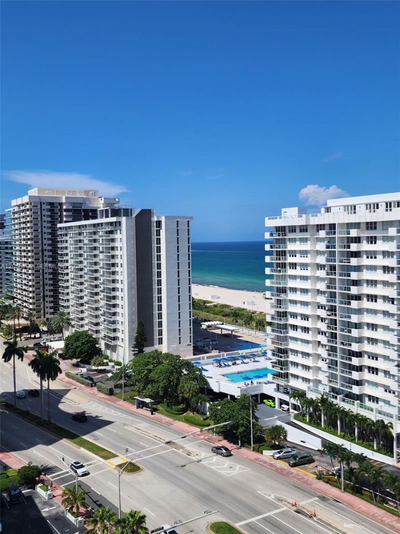 5600 Collins Ave, Unit 17U, Miami Beach, FL 33140 Photo