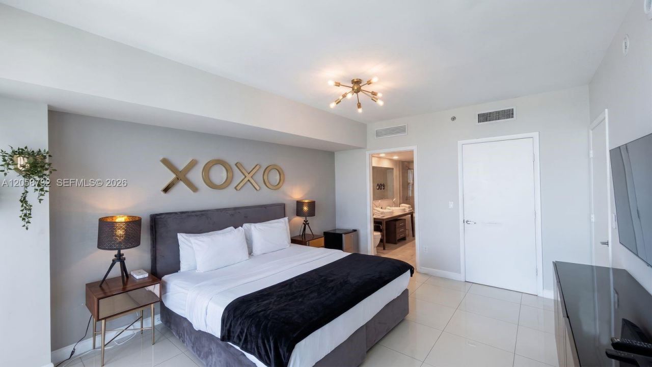 485 Brickell Ave, Unit 3401, Miami, FL 33131 Photo