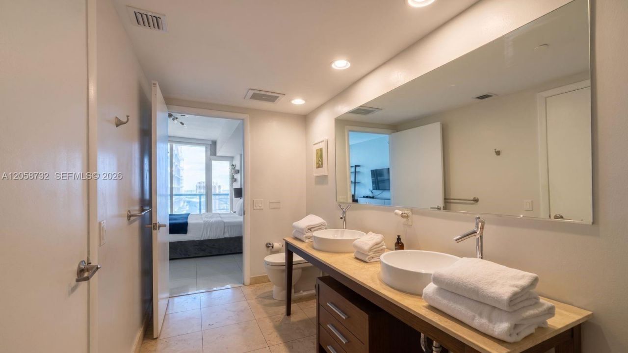 485 Brickell Ave, Unit 3401, Miami, FL 33131 Photo