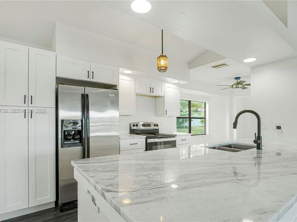 2935 SW 1st Pl , Cape Coral, FL 33914