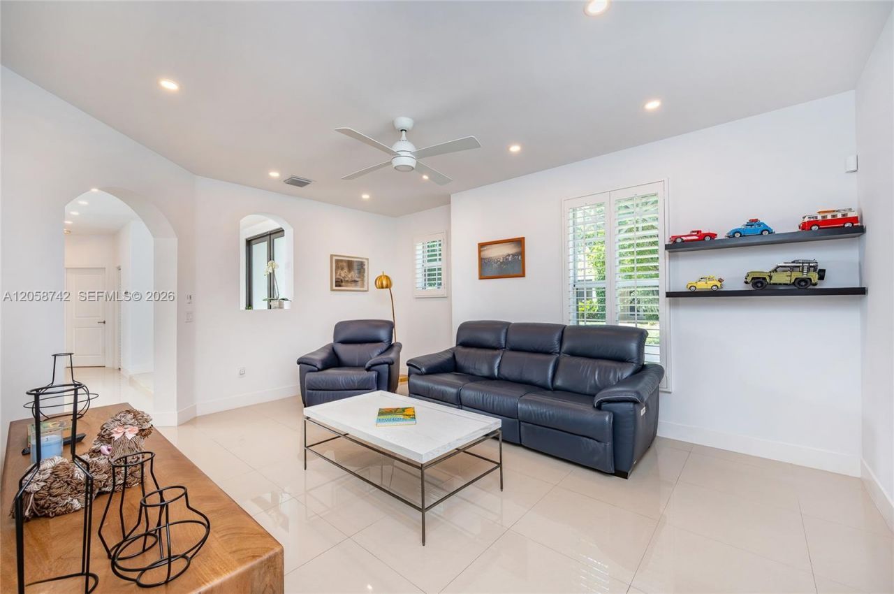 8425 SW 138th St, Palmetto Bay, FL 33158 Photo