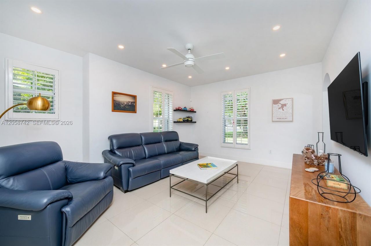 8425 SW 138th St, Palmetto Bay, FL 33158 Photo